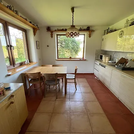 Dom Daleko Od Wsi Irzadze