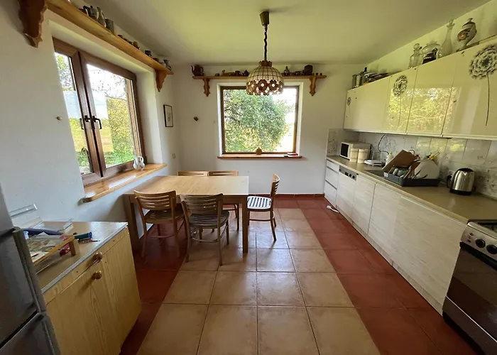 Dom Daleko Od Wsi Irzadze